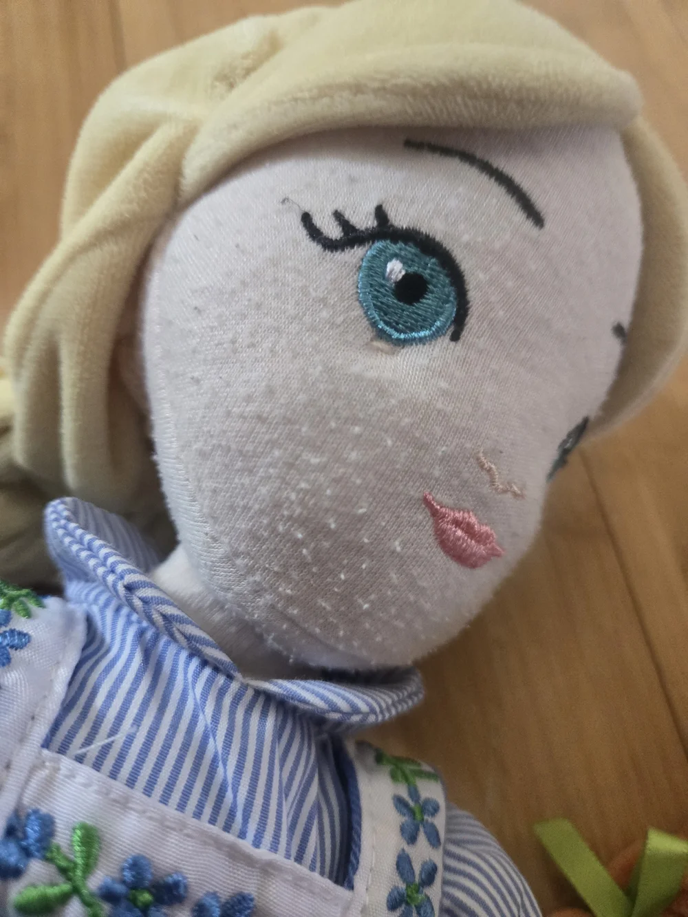 Disney's Frozen The Musical Set Of 2 Plush Dolls Anna & Elsa Soft Toys Collect
